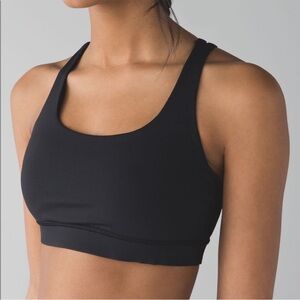 Lululemon Black Energy Bra Size 4 NWOT